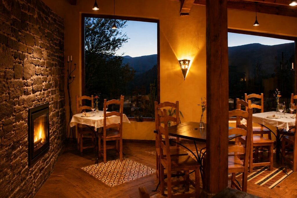Comedor con chimenea, Valle de Karrantza